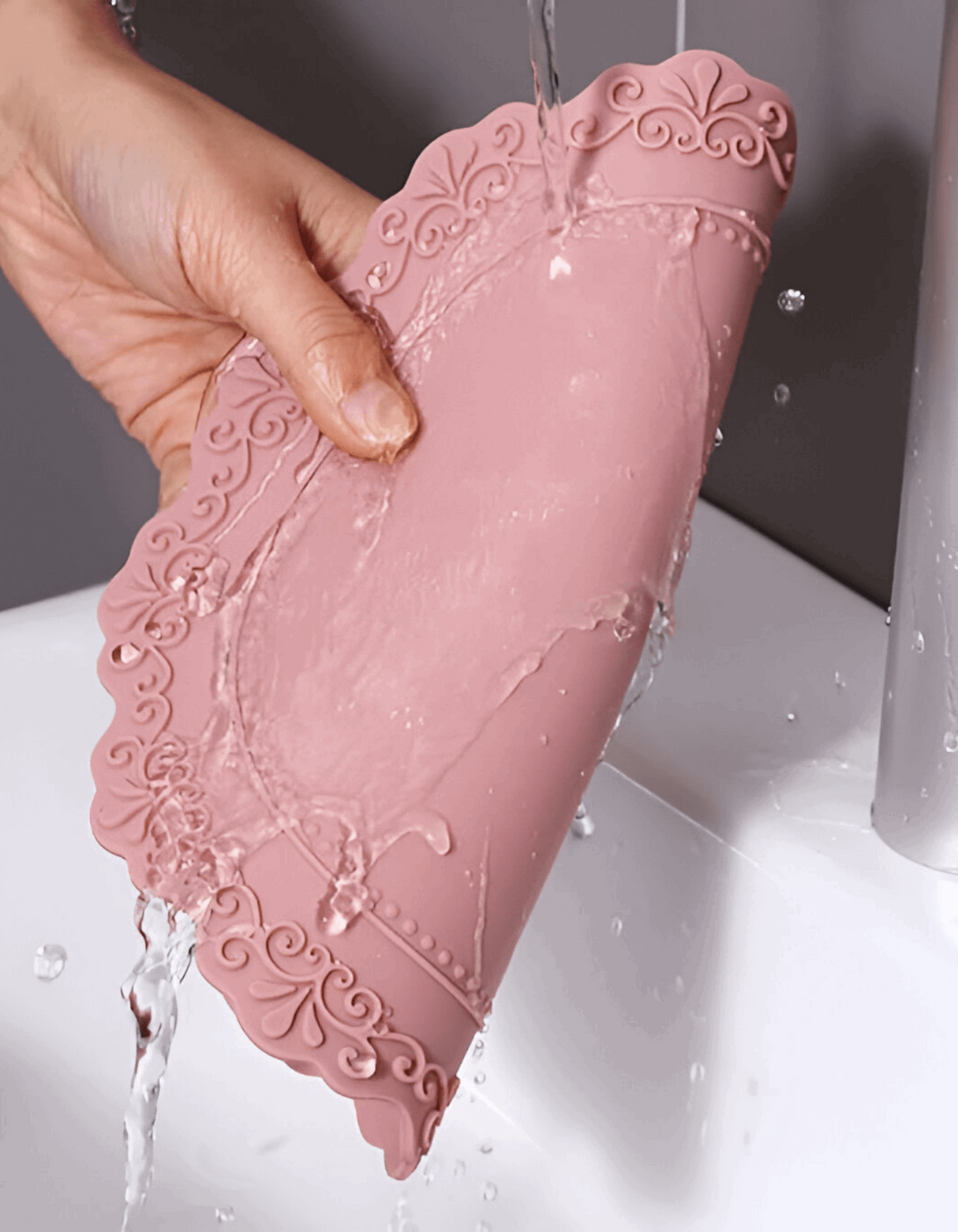 UnRoll French-Style Silicone Round Place Mat with Lace Details Dusty Pink