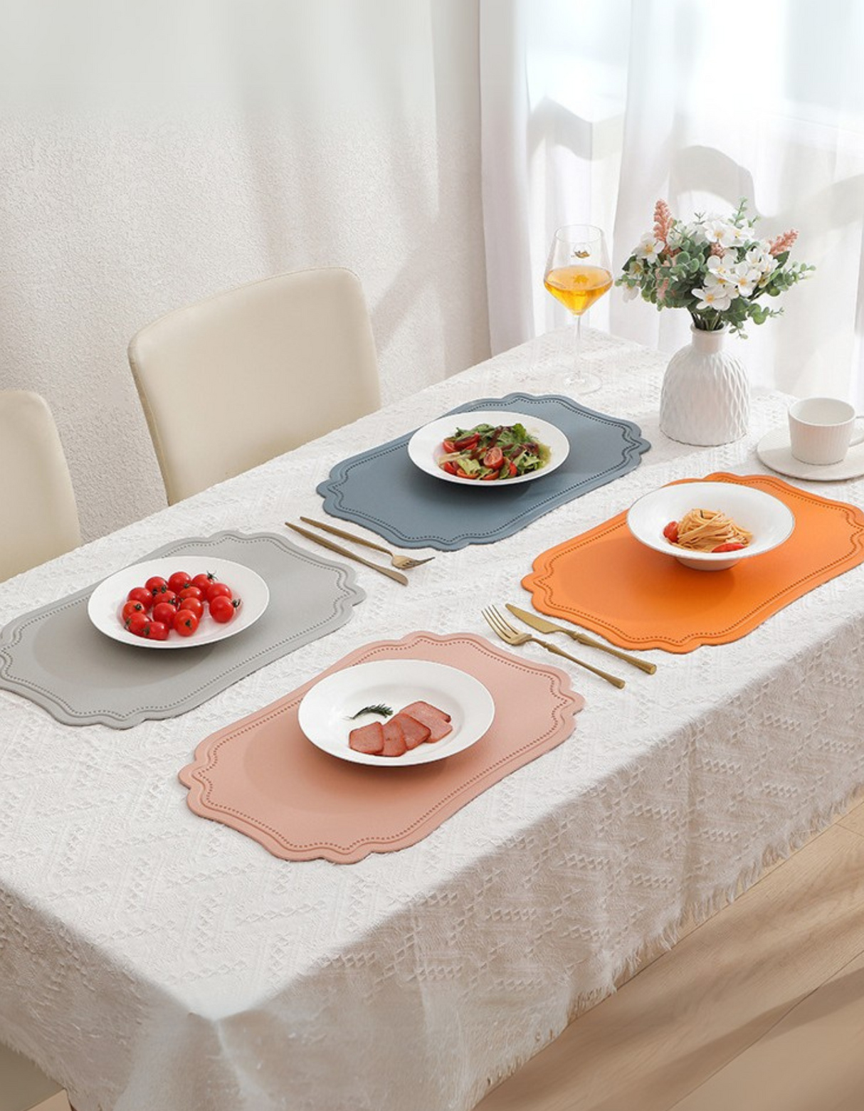 LaBelle Place Mat with curved edges, crafted from elegant faux leather, water- and heat-resistant, adding sophistication to any table setting