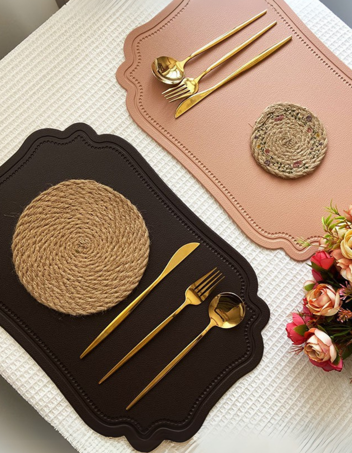 LaBelle Place Mat with curved edges, crafted from elegant faux leather, water- and heat-resistant, adding sophistication to any table setting