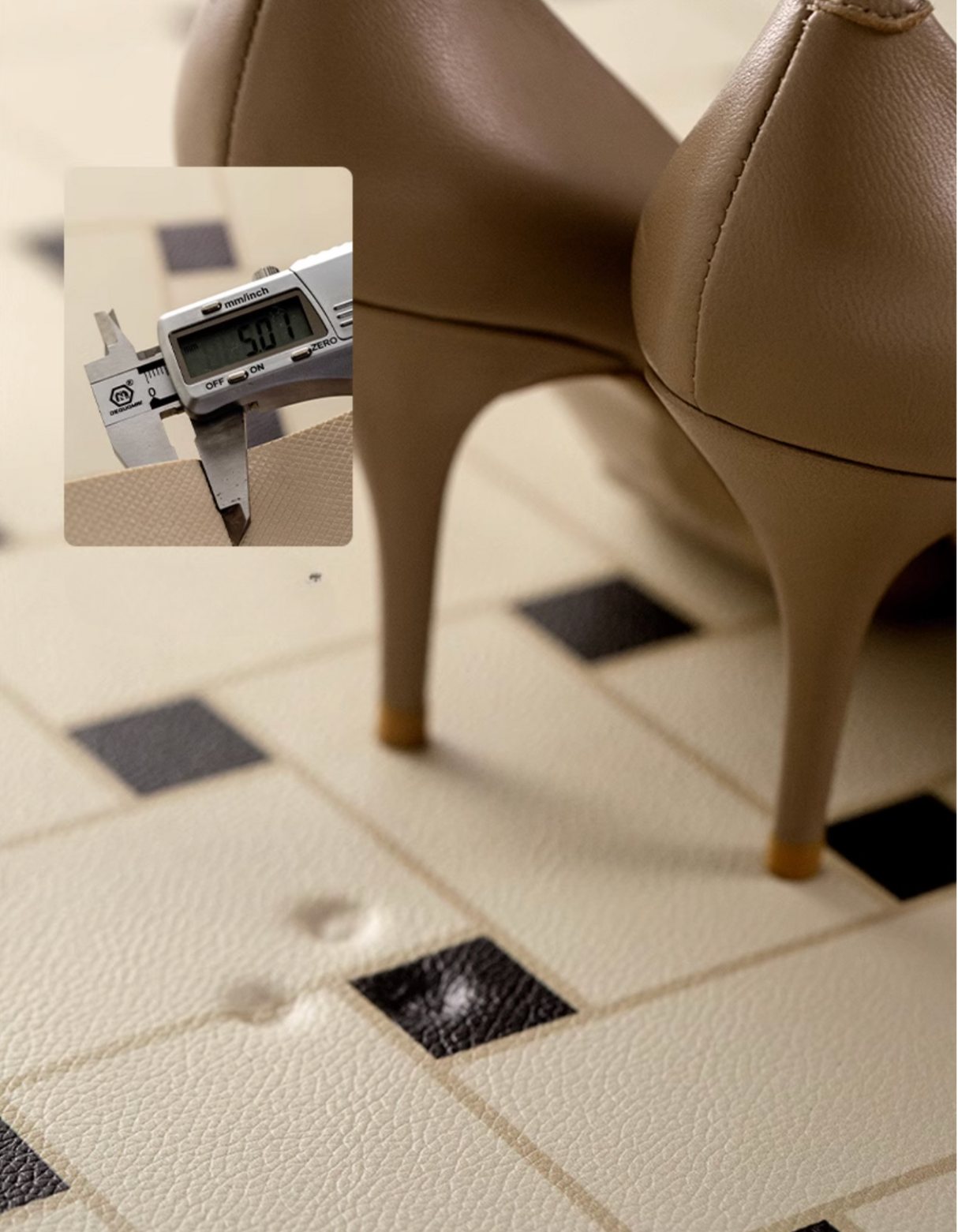 Checkerboard Door Mat. It is waterproof, non-slip, stain-repellent, durable and arched-shaped, making it an excellent indoor entrance welcome doormat.