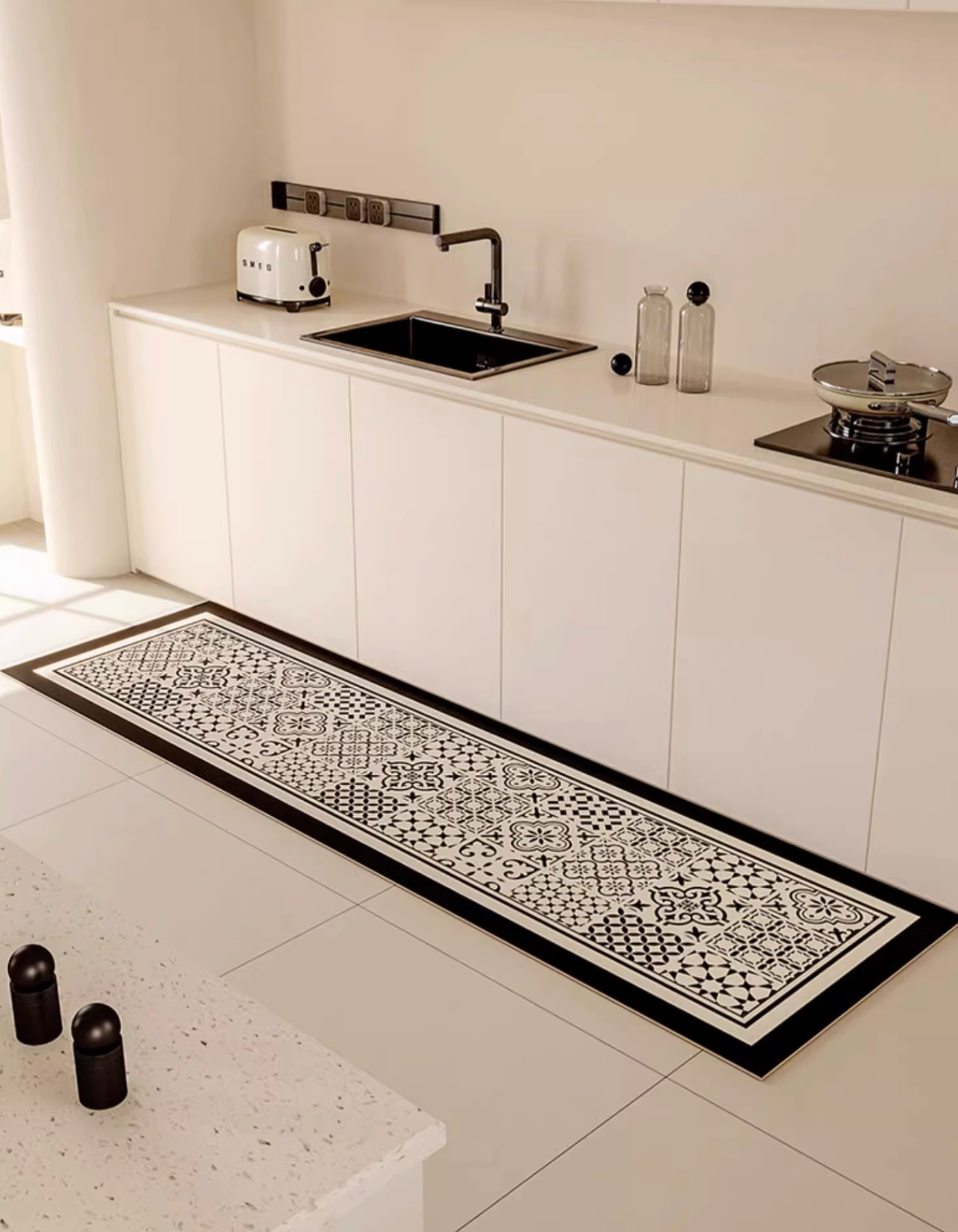 https://maisonmatta.ca/cdn/shop/files/portuguese-tiles-kitchen-mat-3.png?v=1692993959&width=1445